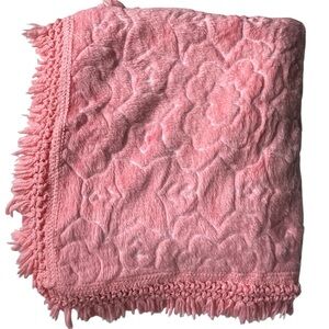 Pink Textured Rose Floral Bedspread Vintage 60s 70s Fringe Tassels Double Full